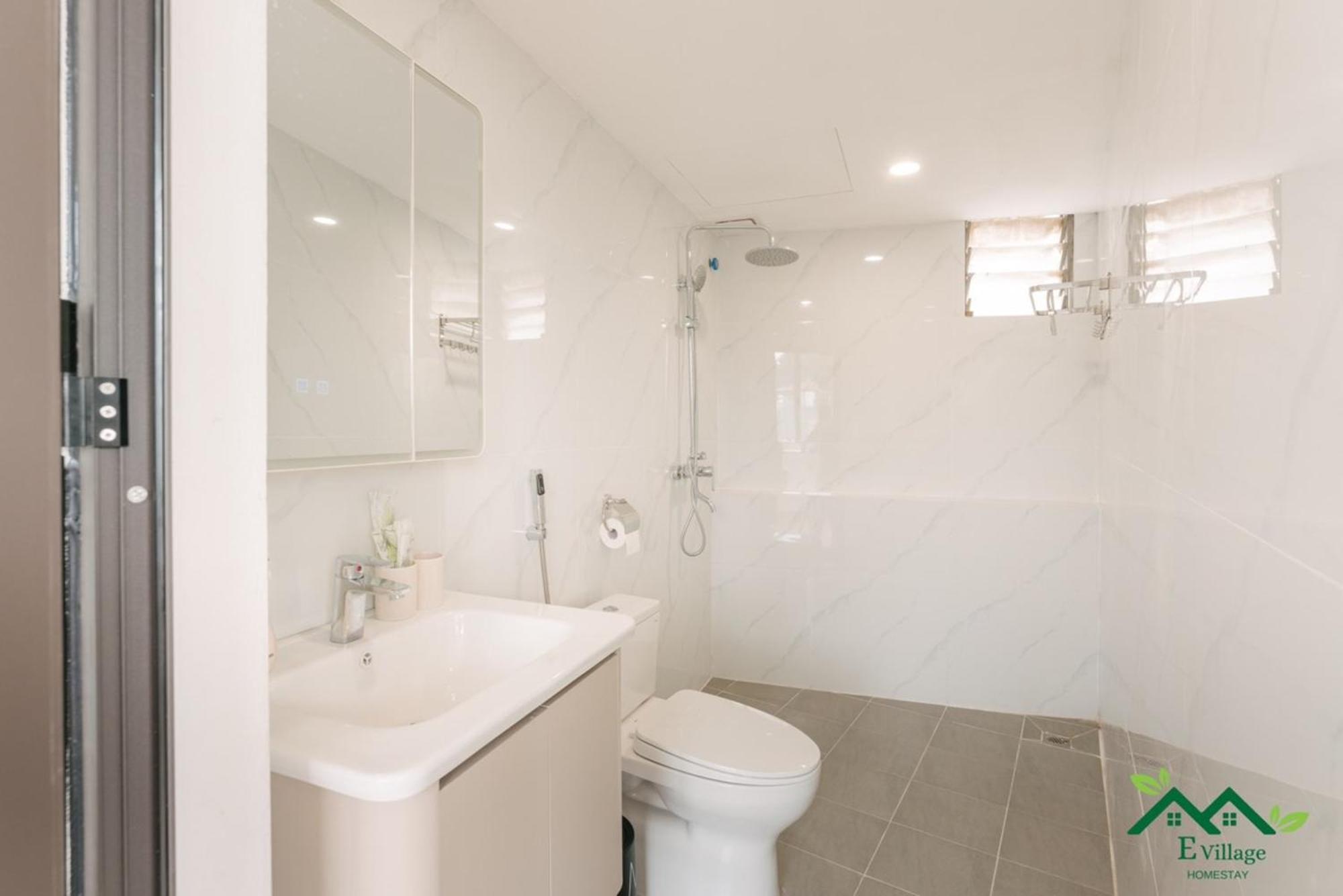 E Village Hotel Ханой Экстерьер фото